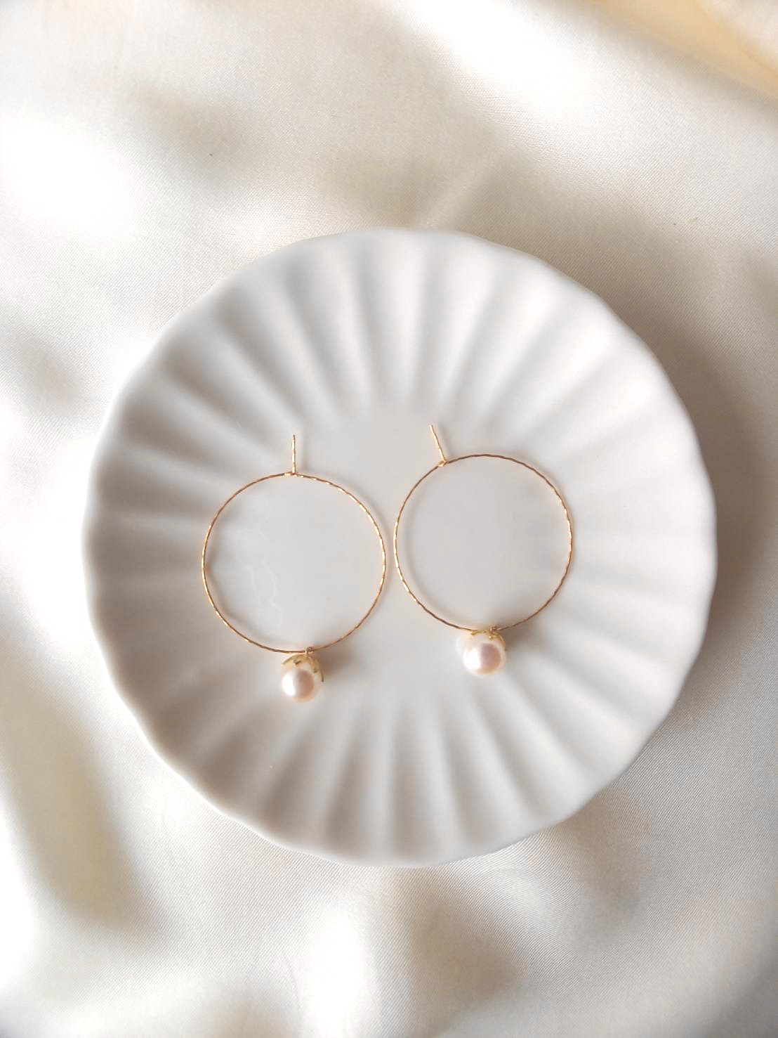 mili K18YG 宇和島アコヤパール Lotus Hoop Pierce M