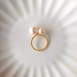 mili K18YG 宇和島アコヤパール Two Pearls Ring 4枚目の画像