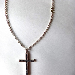 SV925 Black Dia Initial Cross Pendant 1枚目の画像