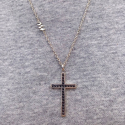 SV925 Black Dia Initial Cross Pendant 6枚目の画像