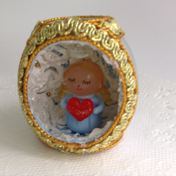 スノードーム天使のエッグアート 2枚目の画像