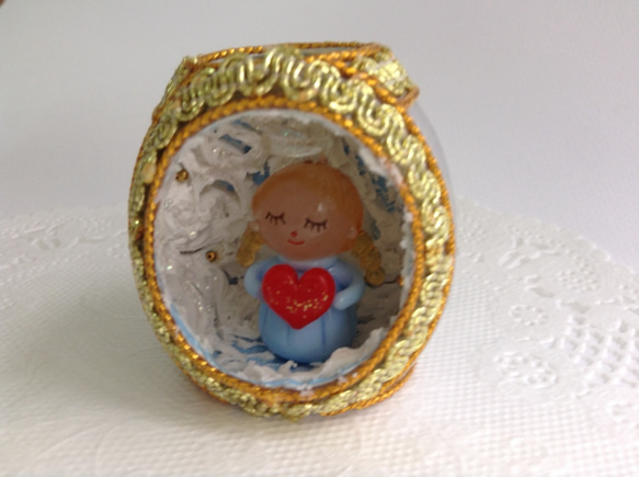スノードーム天使のエッグアート 2枚目の画像
