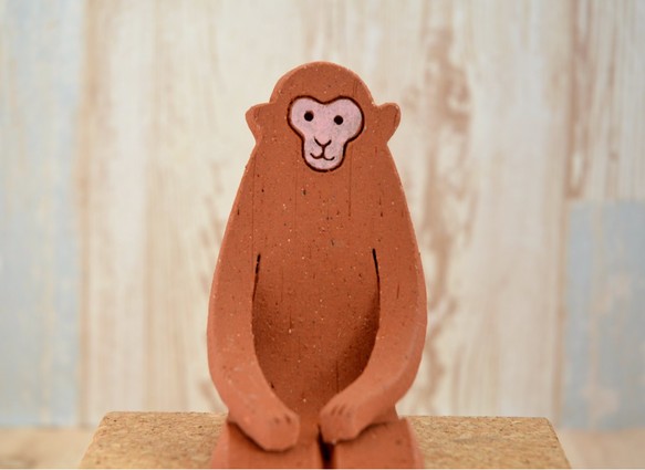 再販2 こしかけくん 陶人形 猿さる 茶色 その他置物 いなだちゃこ 通販