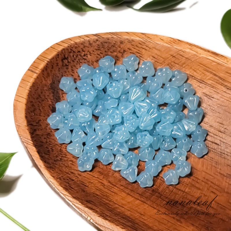 【美品】  ブルーフラワー　17cm 6P 618 チェコビーズ ベルフラワー 18個 ◇ ペールブルー ◇ ミニ