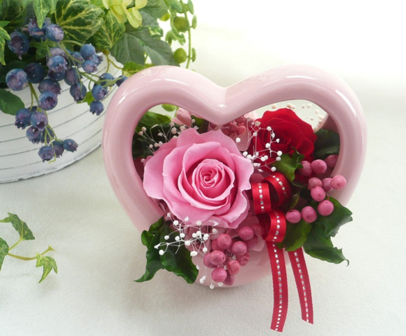 プリザーブドフラワー ハートバスケットのローズアレンジ ピンク＆赤  