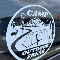 キャンプステッカー　カマボコ型テント　アウトドアライフ　白　日中バージョン 1枚目の画像