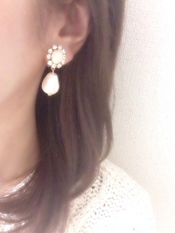 ♡再入荷♡ white×whiteイヤリング 3枚目の画像