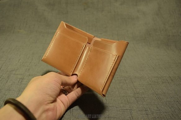 受注製作　カードポケット×2　新喜皮革コードバン　ミニマム財布　生成りカラー　オーダーメイド 3枚目の画像