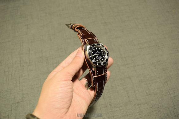 受注製作　背当て付き 　新喜皮革コードバン　無双仕立て　時計ベルト　ボルドー・白ステッチ　オーダーメイド 9枚目の画像