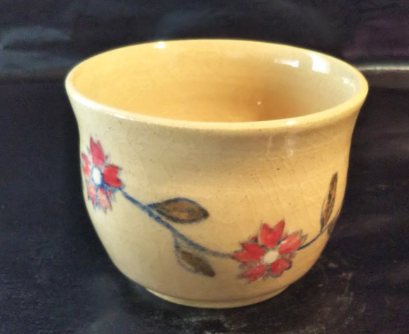 つる花の湯呑み 2枚目の画像