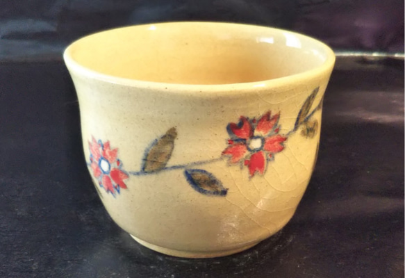 つる花の湯呑み 3枚目の画像