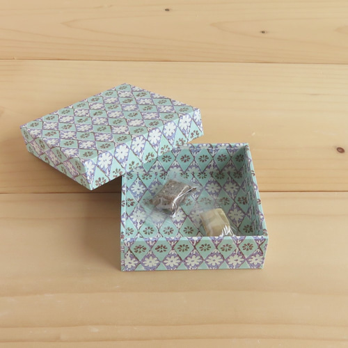紙製小箱 正方形 ミニサイズ 小物入れ フタ付 その他雑貨 carta carina 