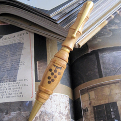 イタリア木工職人の木のボールペン【オリーブ×クルミ】Olifante 1枚目の画像