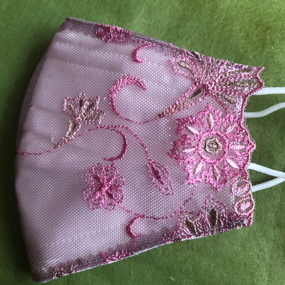 ラスト☆79 不織布マスクカバー　ピンク花刺繍チュールレース　肌面シルク100% 5枚目の画像
