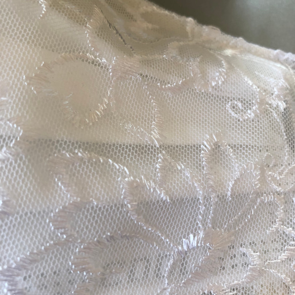 ラストMサイズかSサイズ☆204 不織布マスクカバー  ホワイト光沢花刺繍チュールレース✨肌面高級シルク 4枚目の画像