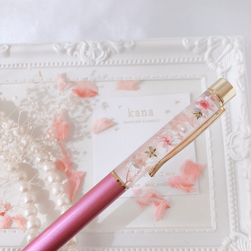 母の日 に大人気名入れ可能♡舞う桜と幸せピンクの【ハーバリウム