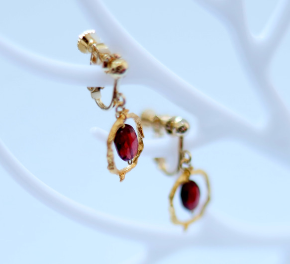 ヴァルハラ/モザンビーク産ガーネットのイヤリング Valhalla garnet earrings E0007 4枚目の画像