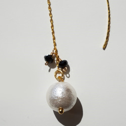 Noir et blanc Cotton Pearl Elégant earrings 第4張的照片