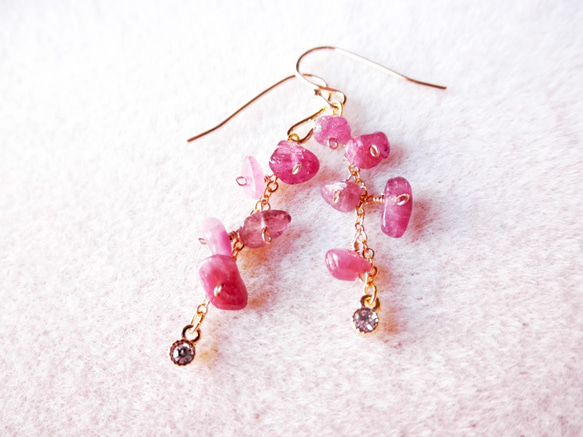 ピンクトルマリン原石のナチュラルピアス Pink Tourmaline Natural earrings  P0073 1枚目の画像