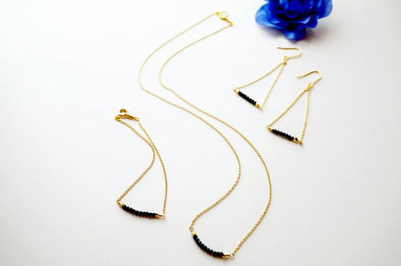 Noir刺穿 Noir Spinel earrings P0026 第5張的照片