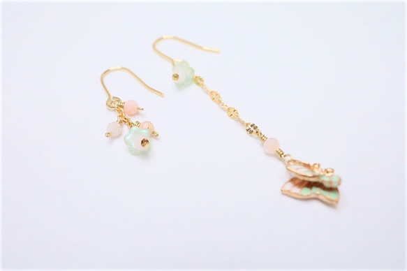 【18K変更可】ピンクオパールのアシンメトリーピアス*Little Butterfly & Flower P0005 3枚目の画像