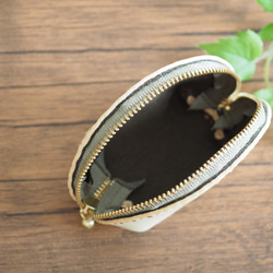 本革と絽刺しのコインケース・白色レザー（伸び猫） 6枚目の画像