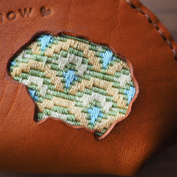 本革と絽刺しのコインケース（ひつじ） 2枚目の画像