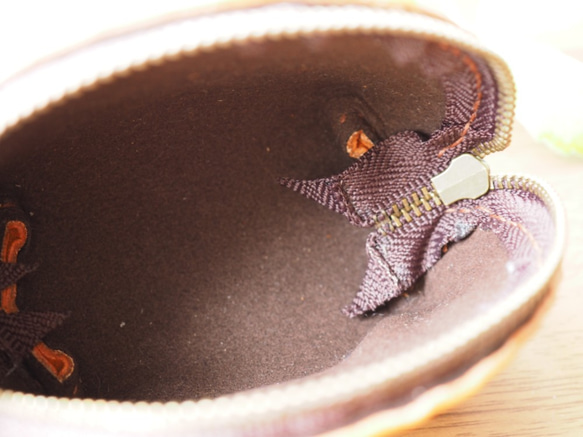 本革と絽刺しのコインケース（ひつじ） 4枚目の画像