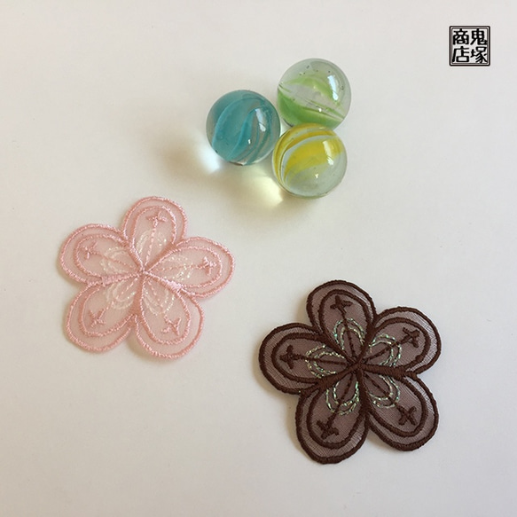 レースみたいな刺繍のお花アップリケ　ピンク２枚セット 1枚目の画像