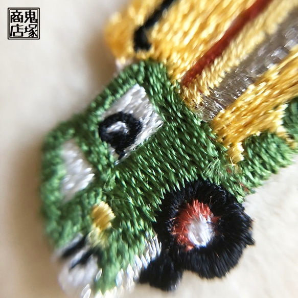 はたらくトラックの刺繍アップリケ 2枚目の画像