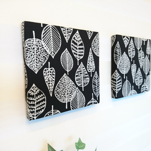 葉っぱ模様(ブラック）のファブリックパネル2枚セット 20cm その他  