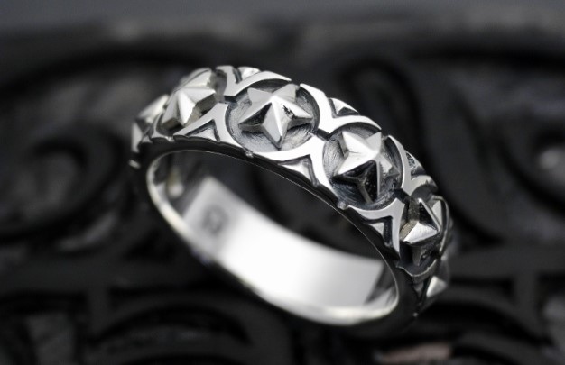 スタッズ　スターリング