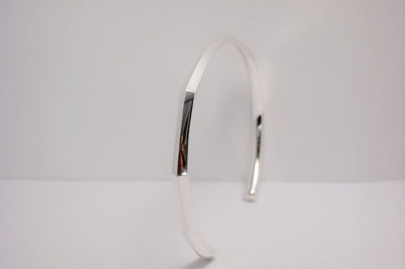 RIDGE LINE  glitter oval bangle　／　キラキラ　シルバー　バングル 4枚目の画像