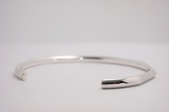 RIDGE LINE  glitter oval bangle　／　キラキラ　シルバー　バングル 5枚目の画像