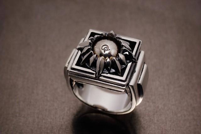 ポイボス　リング ／　太陽をモチーフにしたシルバーリング