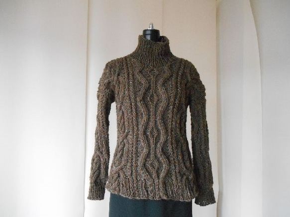 ブラウンツィードの模様編みセーター 1枚目の画像