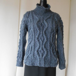 グレーツィードの模様編みセーター 1枚目の画像