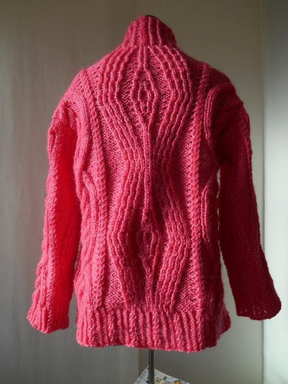 ローズピンクモヘアの模様編みセーター 4枚目の画像