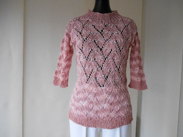 ピンク系の模様編みボーダーセーター 1枚目の画像