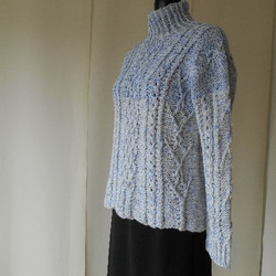 パープル系の模様編みセーター 2枚目の画像