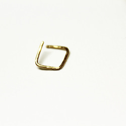 k22 黃金方形錘紋耳環 1/2 第3張的照片