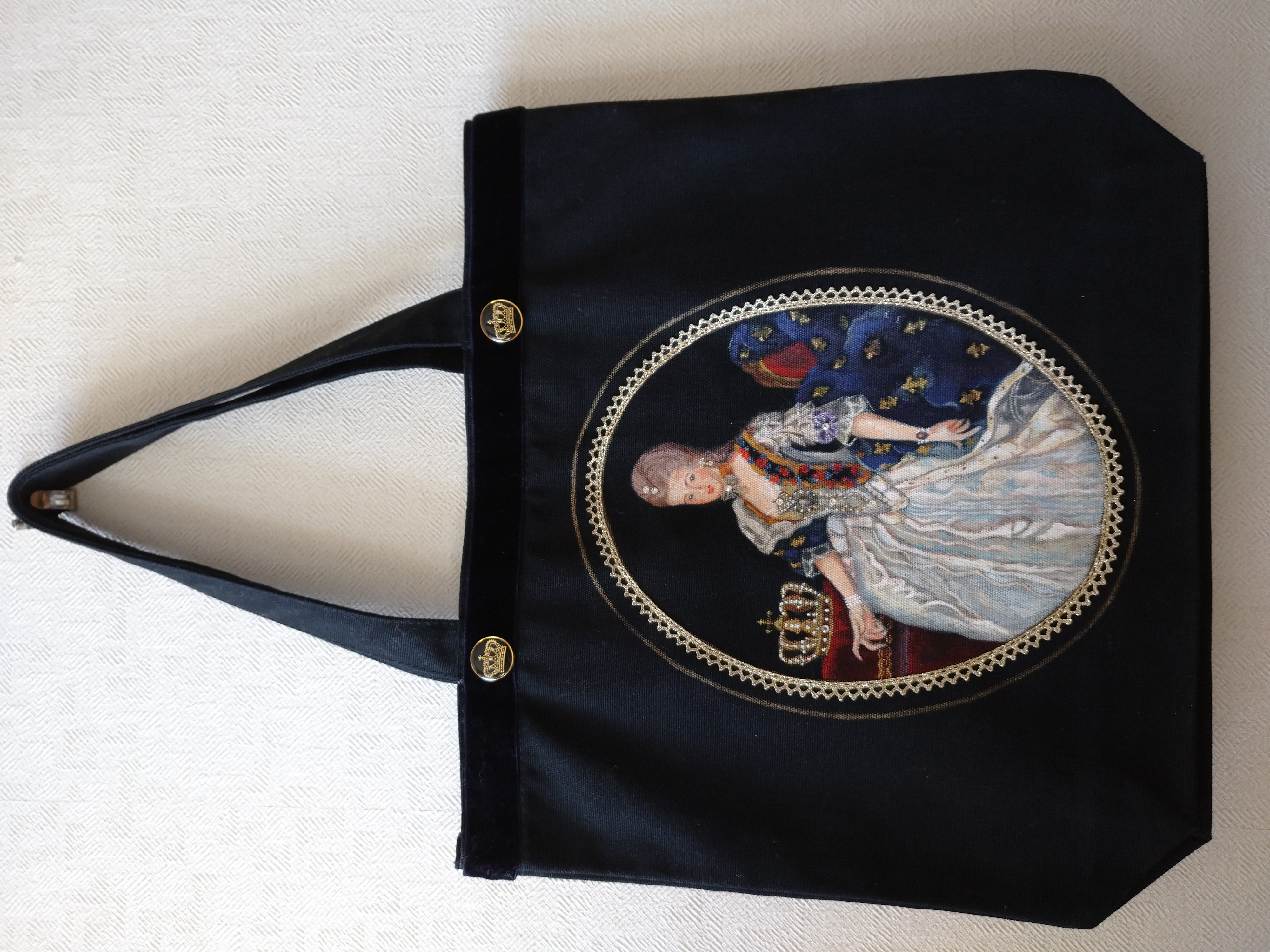 マリー・アントワネット(王冠)の肖像画を描いたトートバッグ