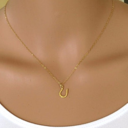 gold horse shoe necklace | ホースシューネックレス 2枚目の画像