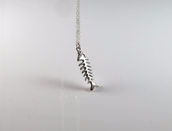 Fish bone necklace | フィッシュボーン・ネックレス｜魚ネックレス｜シルバー 2枚目の画像