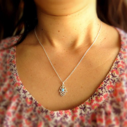 モロッコ風ハムサネックレス| silver hamsa with opal necklace 3枚目の画像