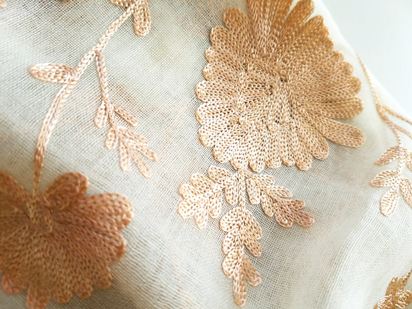 手工刺繡披肩 第4張的照片