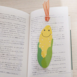 ＼今が旬！／　　　　＜両面イラスト＞読書タイムのお供に♪　　　　ラミネートしおり 【トウモロコシ】 4枚目の画像