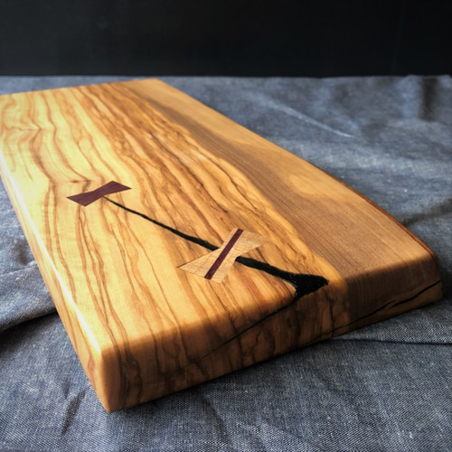 オリーブの木　まな板　フリーカット　たくましく歩み続ける　約42.5cm オリーブの木 まな板 フリーカット たくましく歩み続ける 約42.5cm