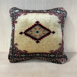 中綿付き　可愛いミニサイズの絨毯クッション❣️❣️ 2枚目の画像