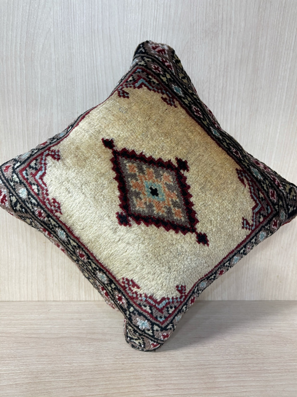 中綿付き　可愛いミニサイズの絨毯クッション❣️❣️ 6枚目の画像